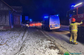 Poręba Radlna. 31-latek nie żyje, trzy osoby ranne. Domniemany sprawca wypadku w Nowy Rok był nietrzeźwy [ZDJĘCIA].