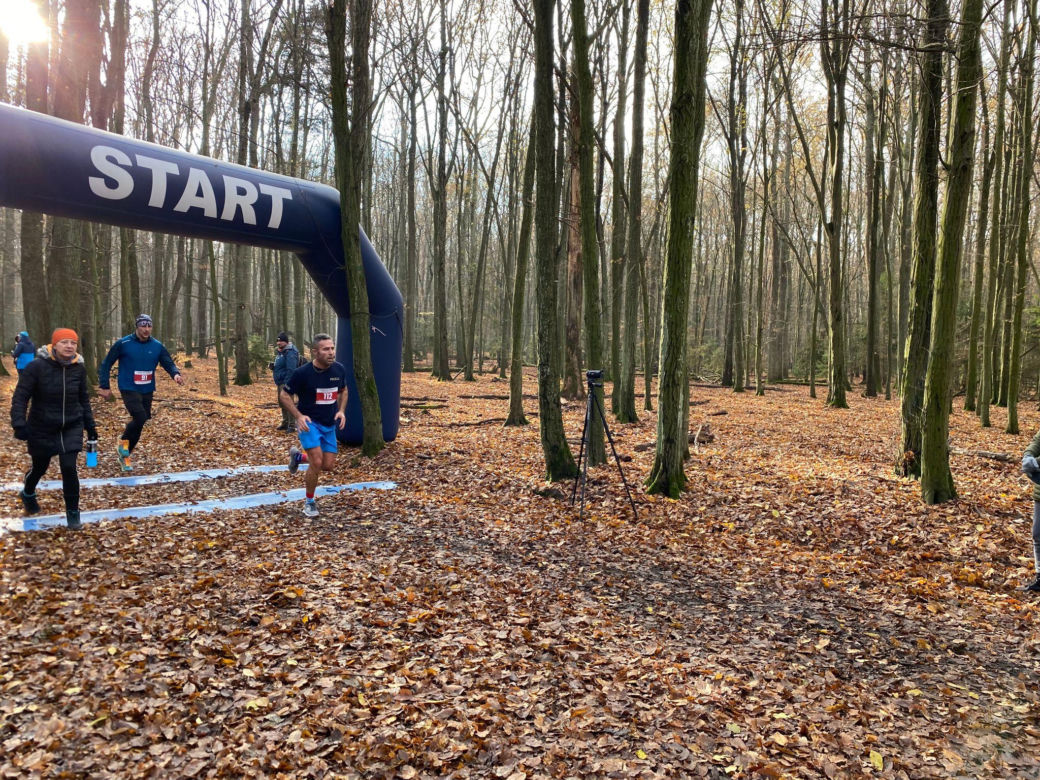 Niebieski Bieg Niepodległości. Przebiegli 10 km by uczcić niepodległą Polskę