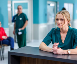 Szpital św. Anny, odcinek 109: dyrektor Strecker i Sabina spędzają wspólnie wieczór po rozmowie o przyszłości szpitala