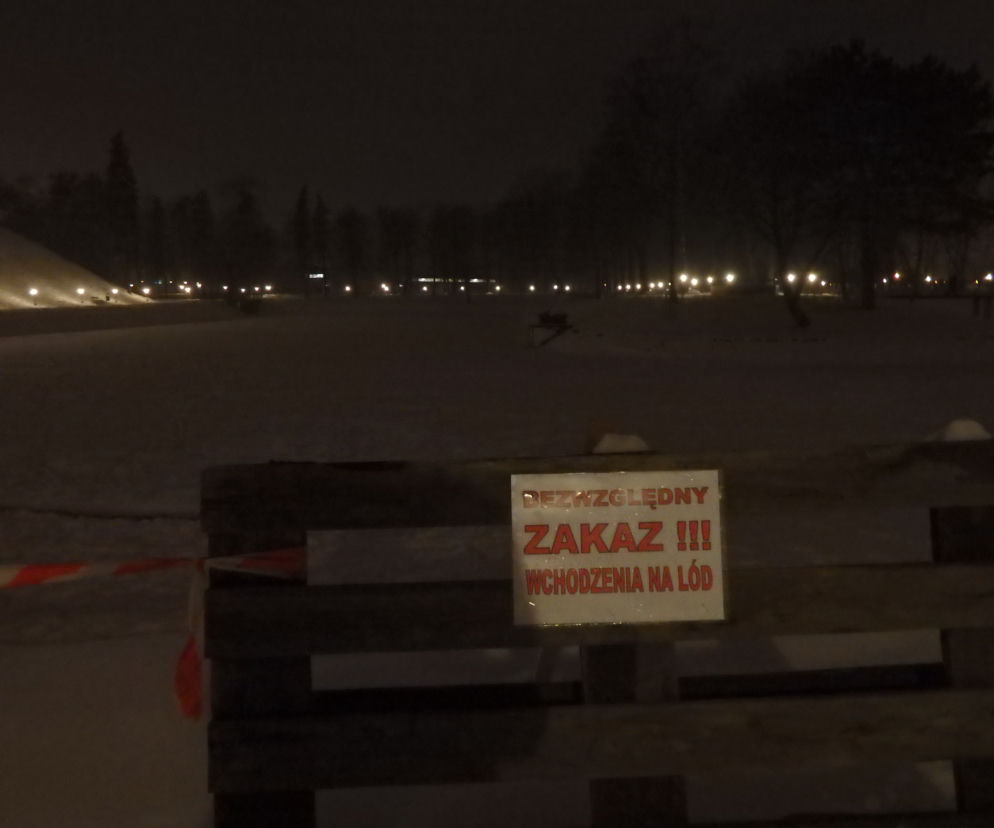 W Zamościu miejskie lodowisko się rozpuszcza