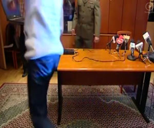 Prokurator STRZELIŁ SOBIE W GŁOWĘ na konferencji - ZDJĘCIA - MINUTA PO MINUCIE