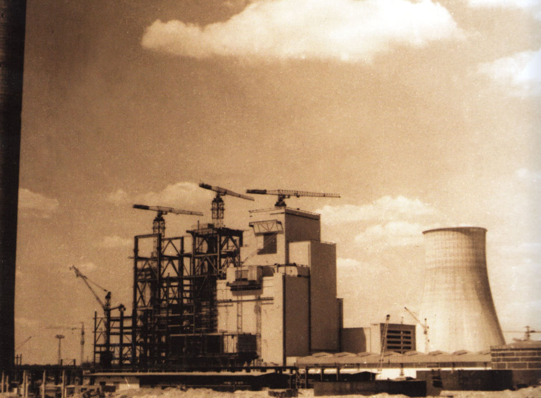 Bełchatów: 39. lat temu z elektrowni POPŁYNĄŁ PIERWSZY PRĄD! Jak wyglądał wtedy energetyczny gigant? 