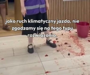 Aktywiści zaatakowali kebab związany z Filipem Chajzerem