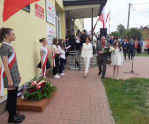Dąbrówka Stany, gmina Skórzec: nowym wozem strażackim, po nowej drodze, do nowej szkoły