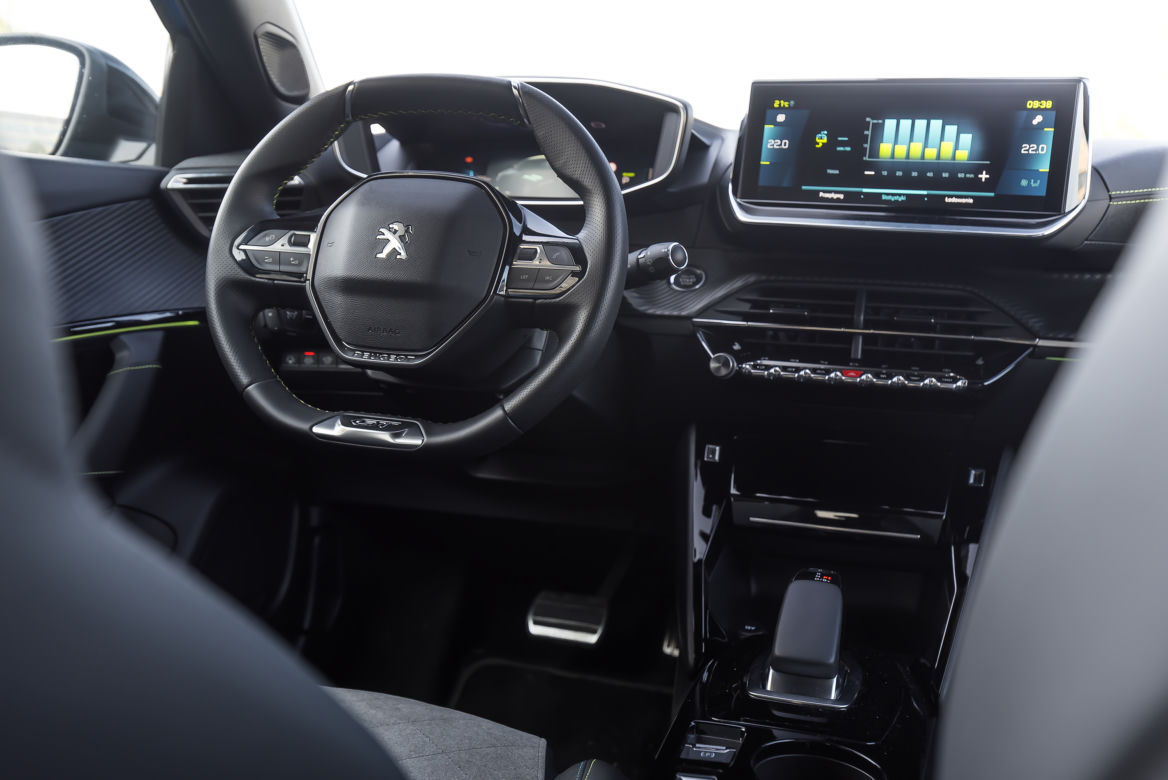 Peugeot e-2008 GT 136 KM