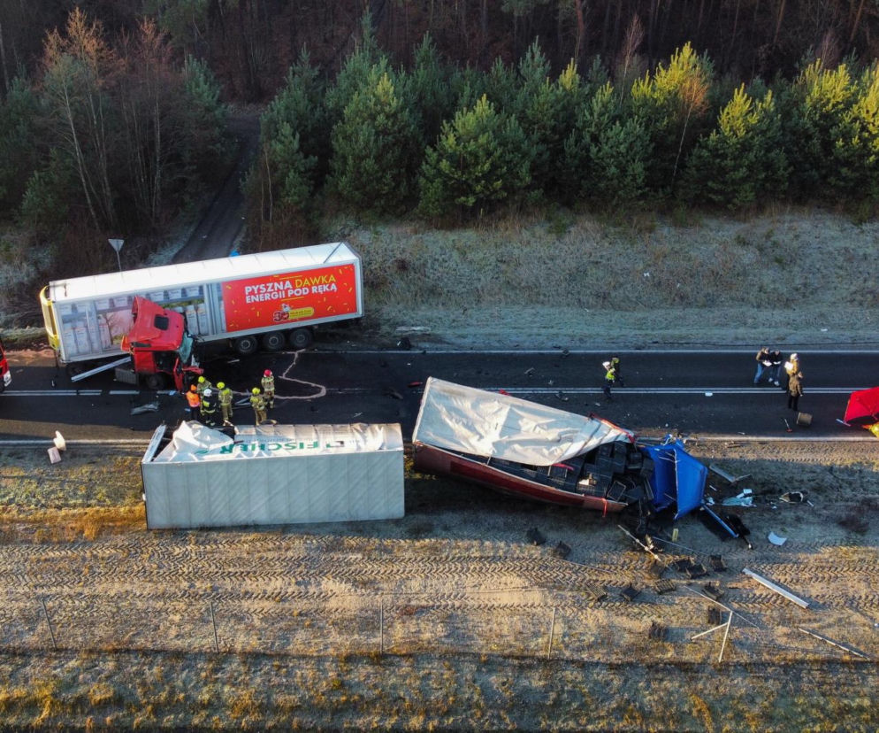 Dramatyczny wypadek niedaleko Gorzowa. Ciężarówki zderzyły się czołowo