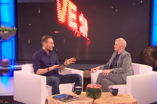 Łukasz Jakóbiak u Ellen to ściema?! Dlaczego to zrobił? 