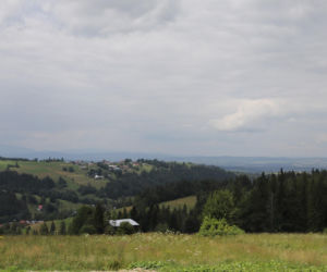 To jedna z najciekawszych wsi w Małopolsce. Jest ozdobą Podhala, a jej mieszkańcy słyną z pobożności