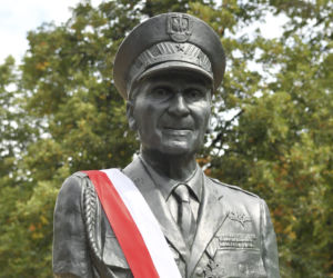 Odsłonięcie pomnika generała Zbigniewa Ścibora Rylskiego