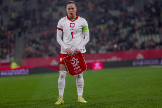 Polska – Francja: Gol Ewy Pajor w eliminacjach MŚ. Wielkie kłopoty Polek [WIDEO]