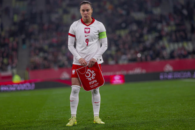 Polska – Francja: Gol Ewy Pajor w eliminacjach MŚ. Wielkie kłopoty Polek [WIDEO]