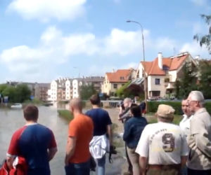 Wrocław, osiedle Kozanów: Sytuacja jest nie do opanowania – zarządzono ewakuacje. Zagrożone kolejne dwa osiedla Wojnów i Strachocin