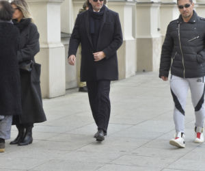 Koterski w dziurawych spodniach, mąż Skrzyneckiej w dresie na pogrzebie Królikowskiego