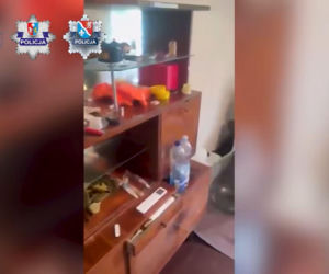 Na terenie posesji w powiecie dębickim funkcjonariusze odkryli kompletną linię produkcyjną, a także ponad 28 kilogramów gotowego mefedronu