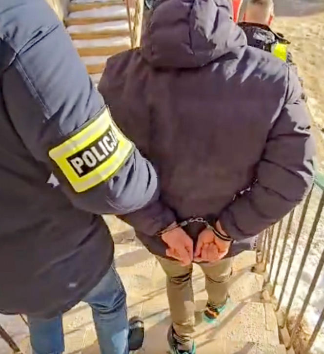 Ogolił ją na łyso, bił po głowie, upadła. Marina już się nie podniosła