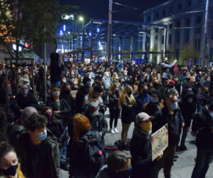 Protest kobiet w Katowicach. Tłumy strajkują przeciwko zakazowi aborcji