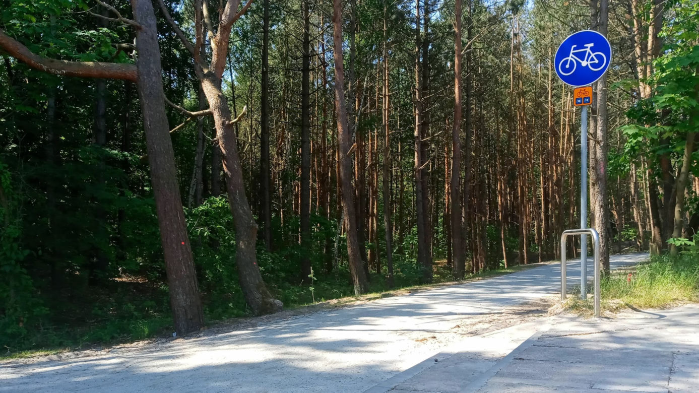 Rowerzyści kontra naturyści. Słynna naga plaża przestanie istnieć?