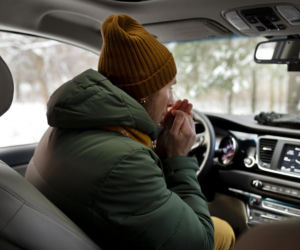 Tak najszybciej ogrzejesz wnętrze auta zimą. Ten przycisk ma ogromne znaczenie 