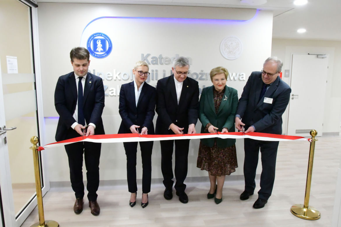 Porodówka zmieniła się nie do poznania. Do szpitala ruszyli studenci UKSW
