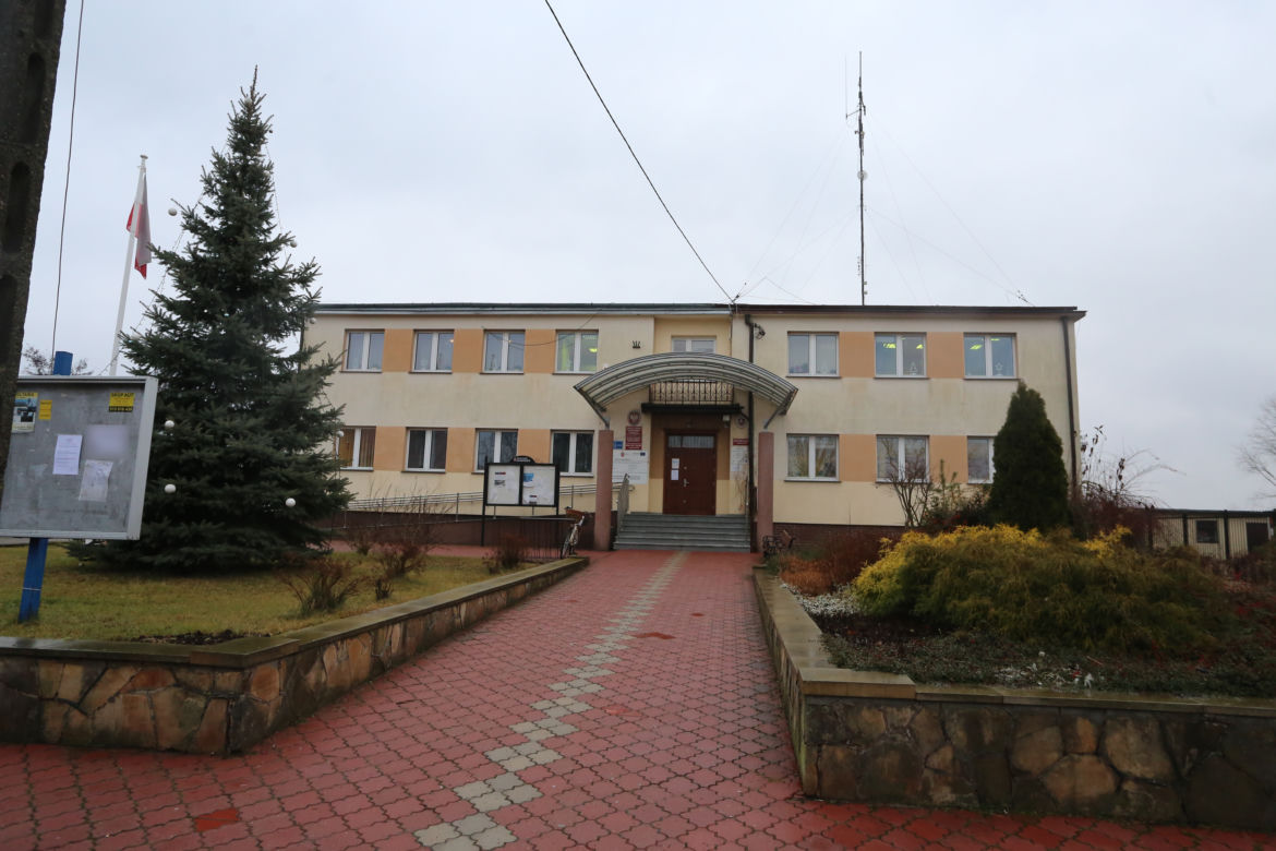 Makabra w Rozniszewie. Mąż zabił żonę i ranił syna	