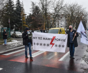 Międzymiastowy protest samochodowy pod Radiem Maryja. Strajkowali w Święto Trzech Króli