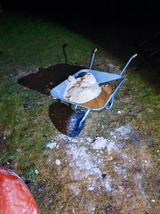 Kilkadziesiąt kilogramów amfetaminy na podwórku. Narkotyki wozili taczką!