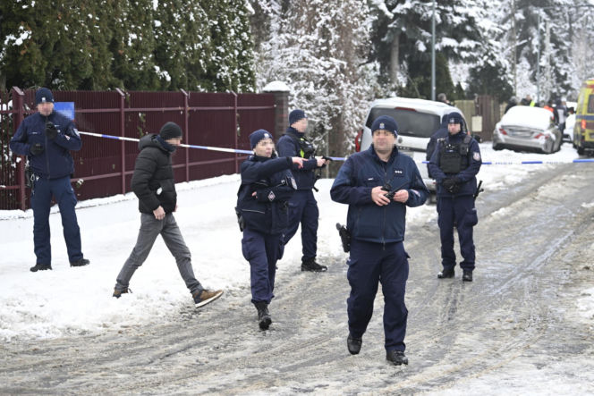 Zwłoki małżeństwa na Targówku. Świadkowie o szturmie antyterrorystów: "W życiu czegoś takiego nie widziałem"