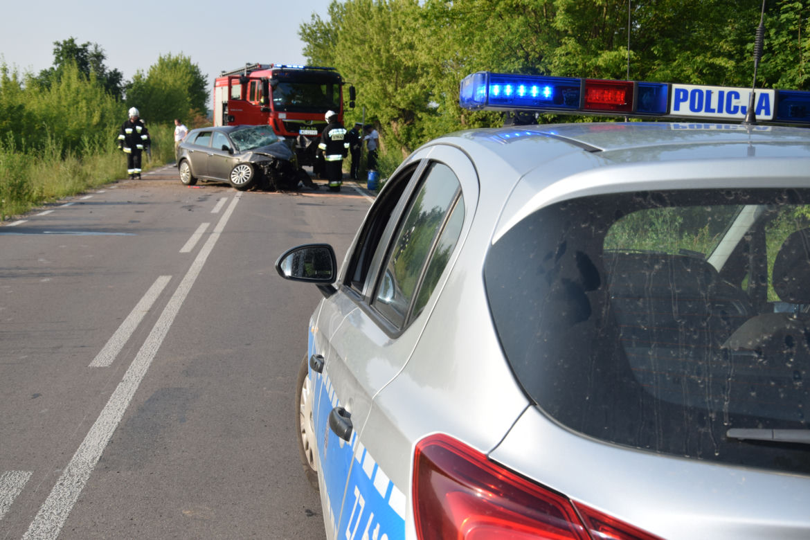 Psucin. Z potworną siłą rozbił się o drzewo! Nie żyje 31-latek!