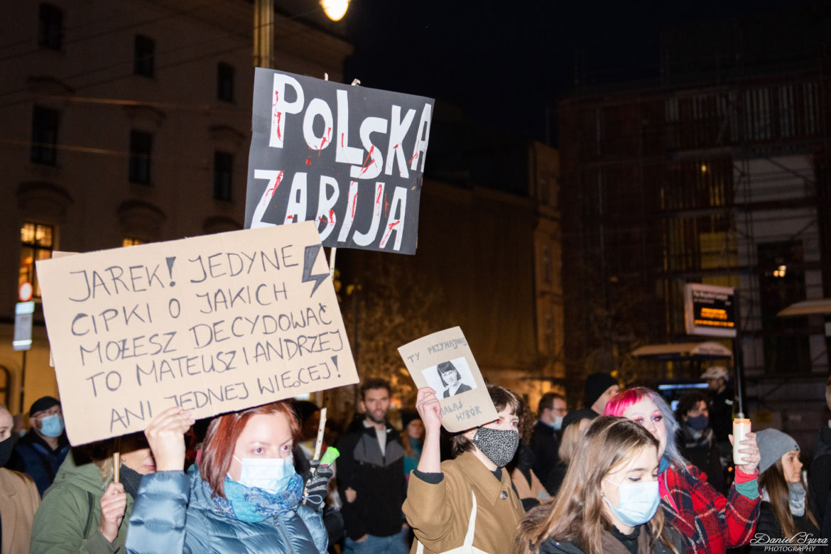 Kraków: "Ani jednej więcej". Protest po śmierci ciężarnej Izabeli z Pszczyny