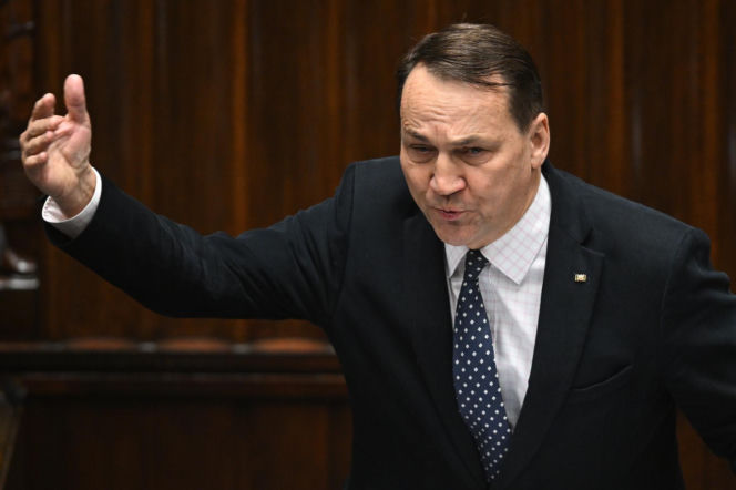 Sikroski bez hamulców do Macierewicza: Antek świrze!