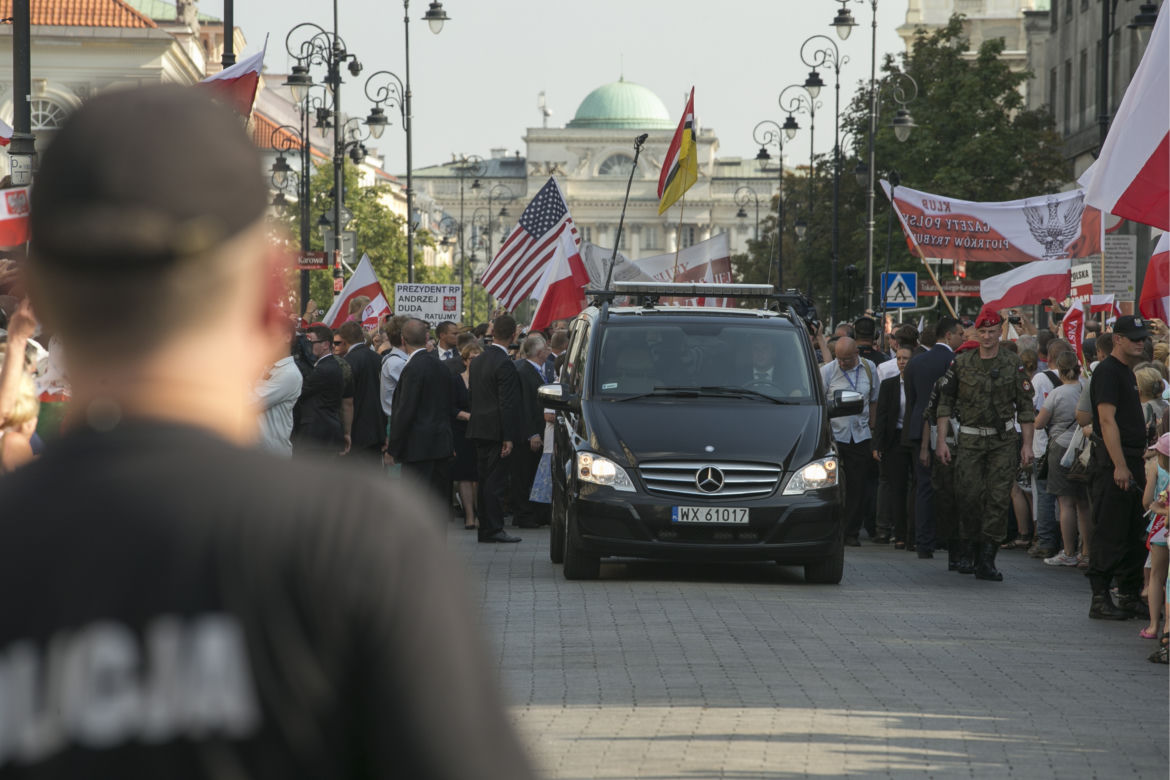 Pierwsza dama z córką przebierały się w busiku