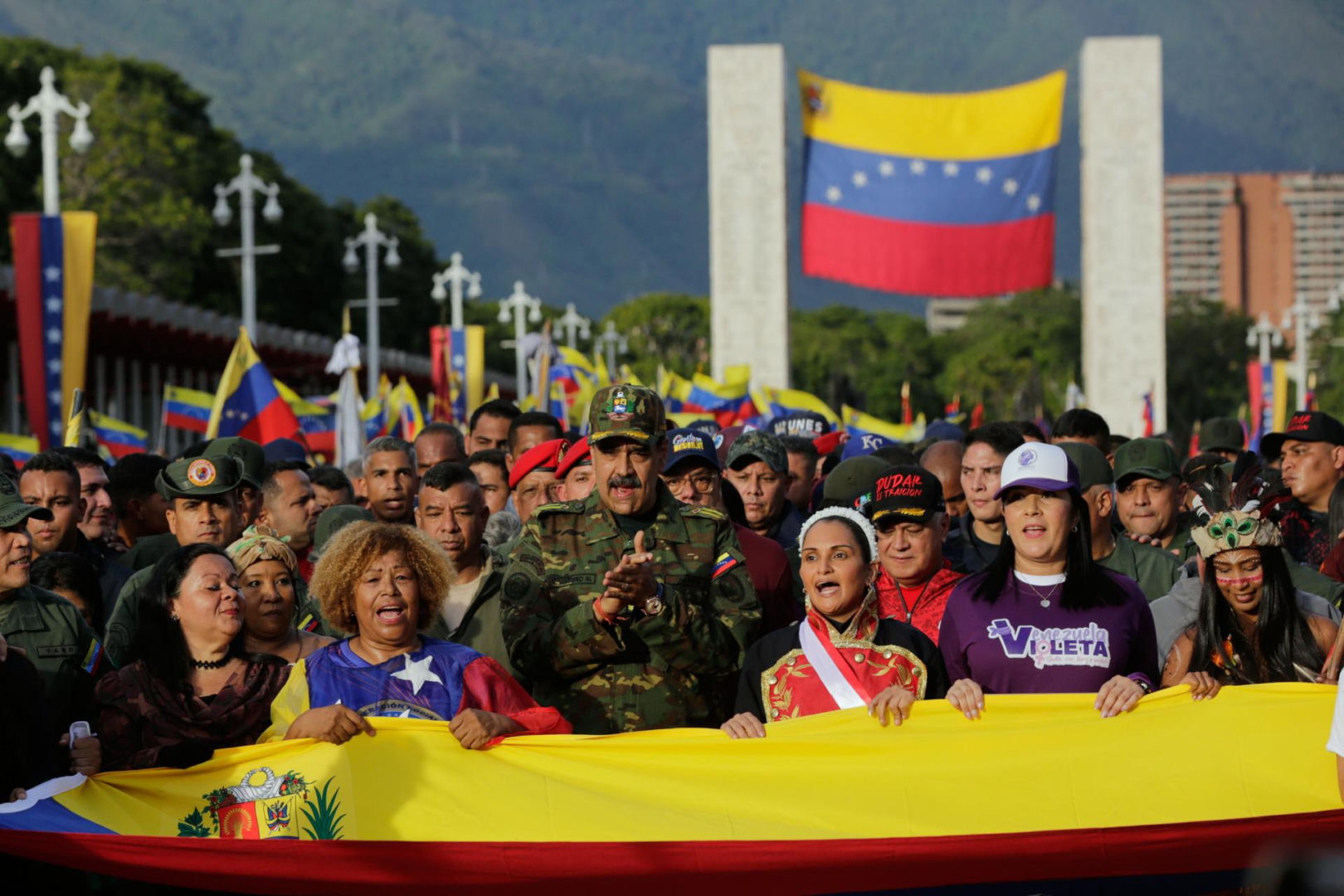Nicolas Maduro z małżonką zostali schwytani i wywiezieni z kraju