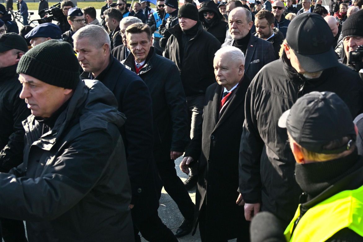 Miesięcznica Smoleńska w cieniu oskarżeń. Kaczyński zapowiada rozliczenia