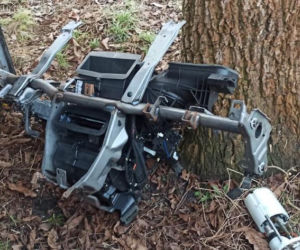 Bydgoszcz: Kradli luksusowe auta. Policja zrobiła nalot na dziuplę samochodową