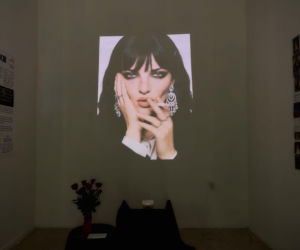 „Smoking is hot”? Studio Jaskółka punktuje trend na dirty glamour