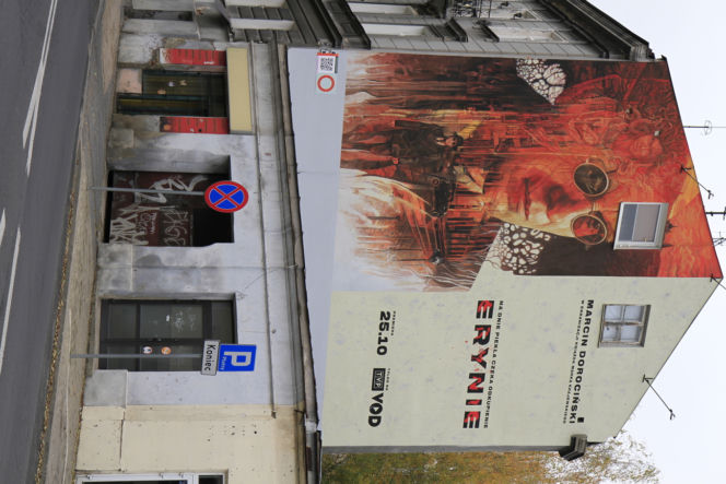 Mural promujący serial "Erynie"