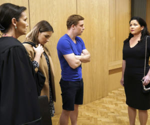 Barwy szczęścia, odc. 2536: Klara (Olga Jankowska), Hubert (Marek Molak), Irena (Małgorzata Krzysica), Sylwia Paszkowska (Olga Bończyk)