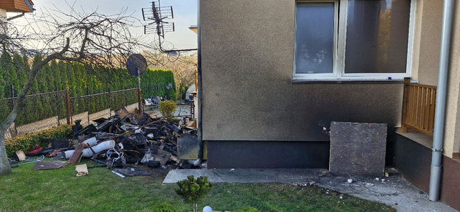 Potężny wybuch wstrząsnął spokojną ulicą Kwiatową w Chełmnie. Rodzice próbowali ratować syna