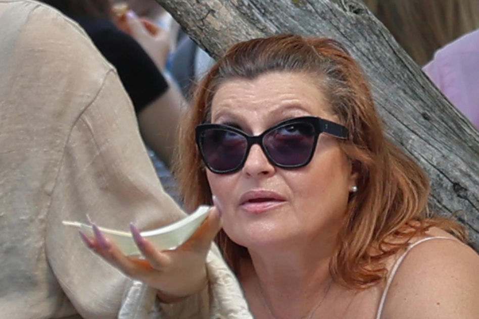 Katarzyna Skrzynecka. Zabrała rodzinę na targ śniadaniowy w kusych szortach