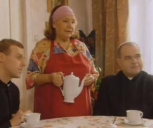 RANCZO 7 odc. 91 ostatni. Ksiądz Maciej (Mateusz Rusin), Michałowa (Marta Lipińska), proboszcz (Cezary Żak)