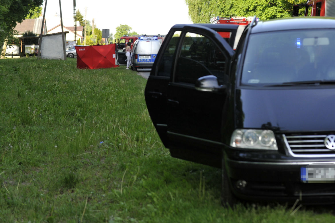 Motocyklista próbował uniknąć zderzenia i zginął pod kołami nadjeżdżającego samochodu