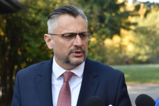 Afera w szpitalu w Aleksandrowie Kujawskim! NFZ nakłada gigantyczną karę w sprawie syna senatora Lenza
