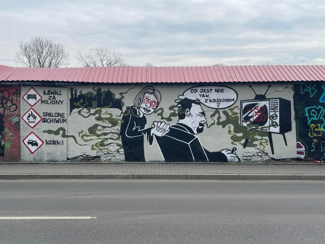 Autor muralu pyta "Co jest nie tak z Krakowem?" Prezydent Majchrowski odpowiada