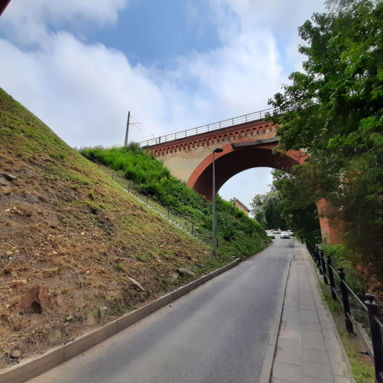 Olsztyn. Remont zabytkowego wiaduktu nad Łyną