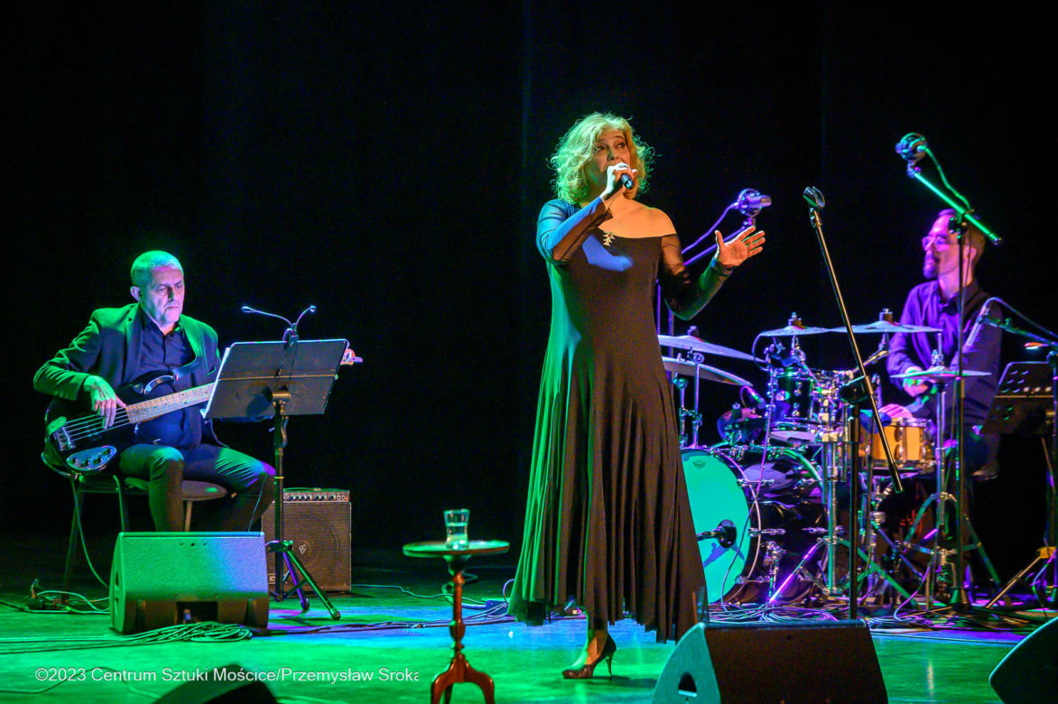 „Femmes czyli kobiety”. Koncert Justyny Bacz w Centrum Sztuki Mościce