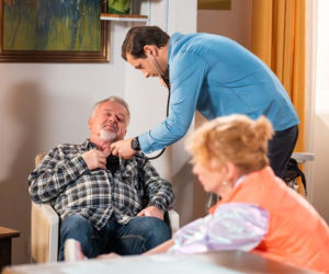 „Pierwsza miłość” odc. 4145 streszczenie. Mateusz pokazuje Emilce ich nowe gniazdko. Romantyczny nastrój psuje mu tylko płacz dziecka