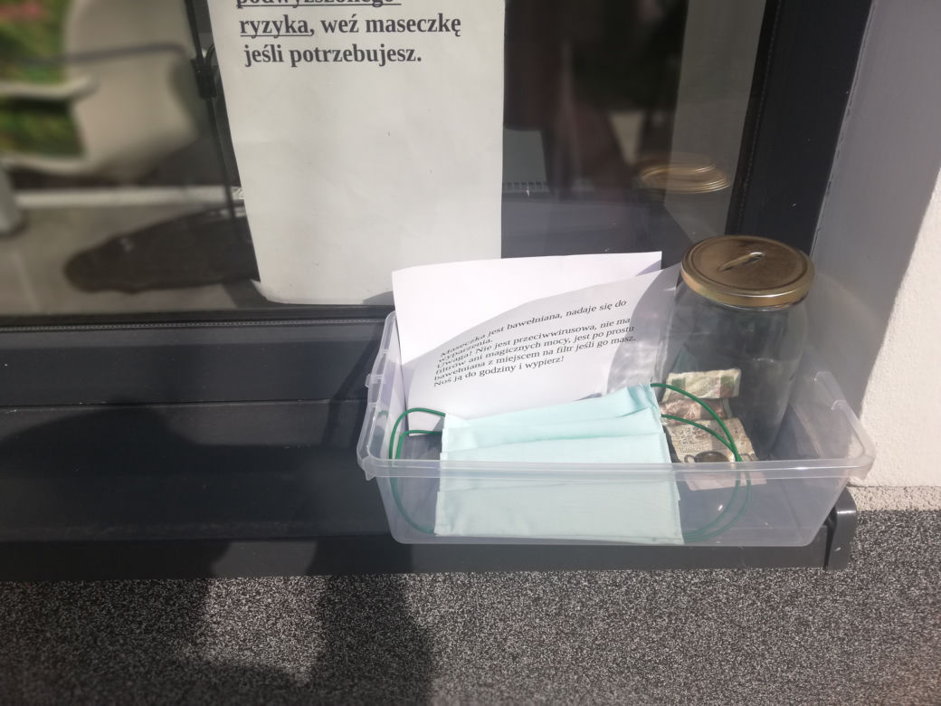 Radomianka szyje maseczki, bo chce pomóc innym 