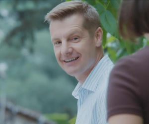 M jak miłość. Paweł (Rafał Mroczek),  Agnes (Amanda Mincewicz)