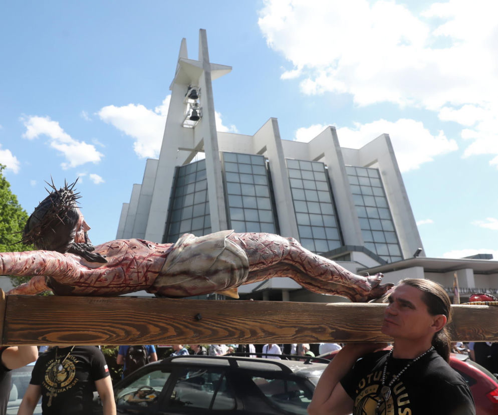 Wielki różaniec na ulicach Warszawy. Modlą się o ustanie „pandemii aborcji”