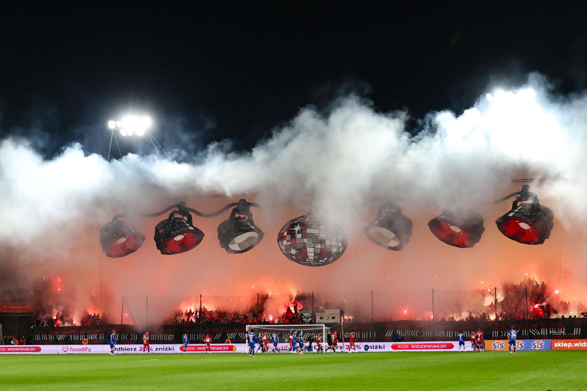 Widzew Łódź - Wisła Kraków; Zdjęcia kibiców i zawodników z meczu 11. kolejki PKO BP Ekstraklasy 2026/27